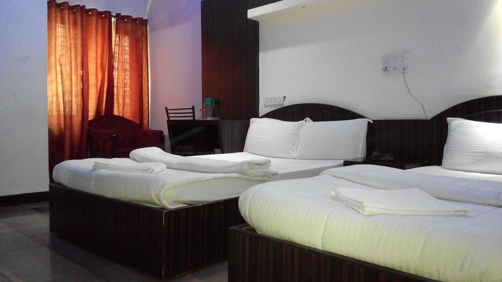 Hotel Richmond Residency Бангалор Стая снимка