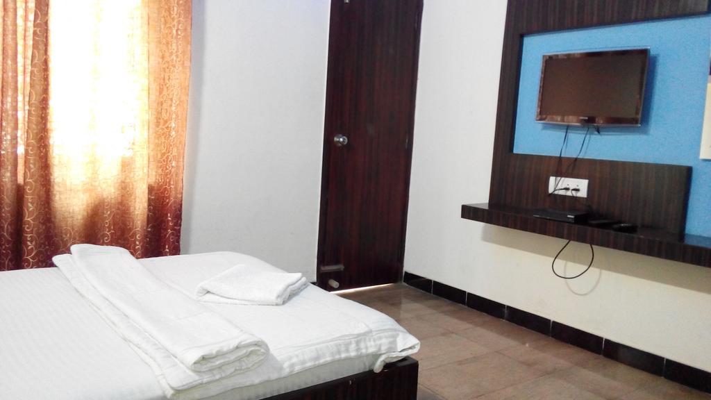 Hotel Richmond Residency Бангалор Стая снимка