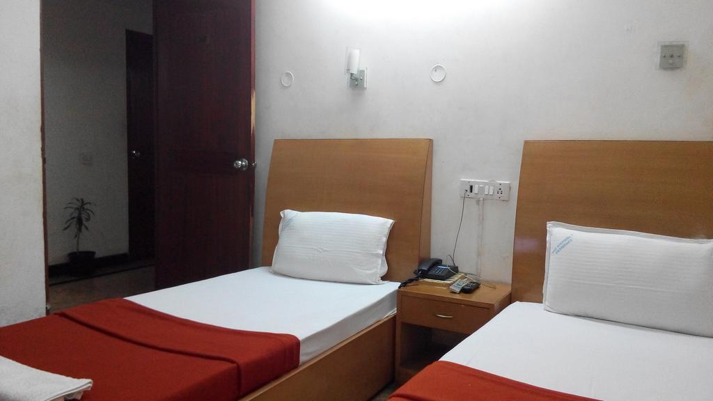 Hotel Richmond Residency Бангалор Стая снимка