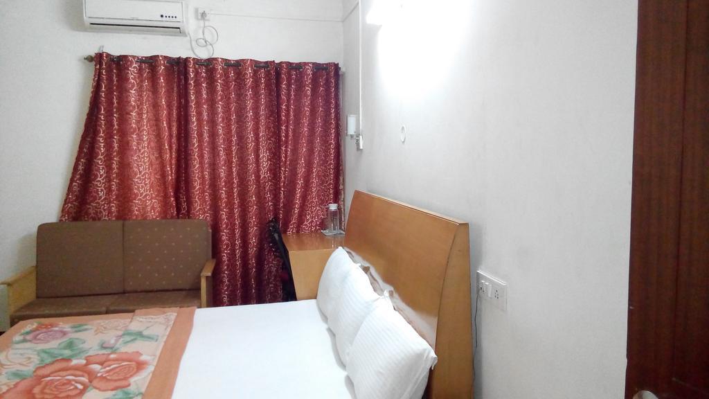 Hotel Richmond Residency Бангалор Стая снимка